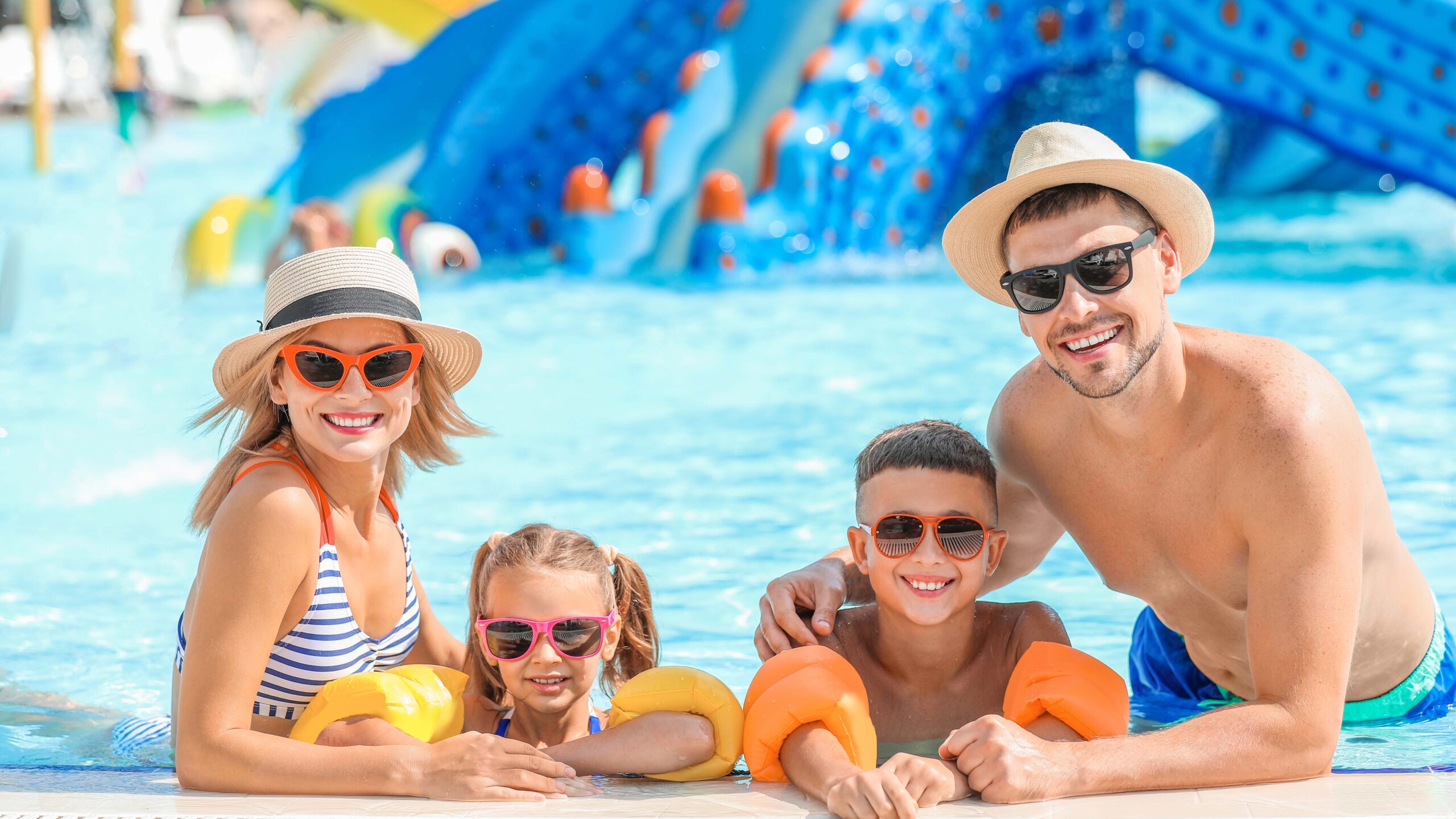 mail_1600x900_(2)Happy family resting in aqua park_Pickalbatros Dana Beach Resort_Hurghada_Egypt